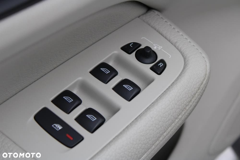 Volvo V60 Cross Country - 10