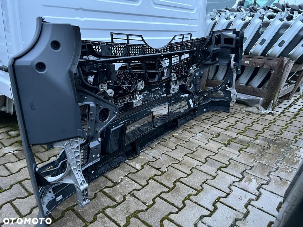 Zderzak przedni Mercedes MP4 Actros Antos - 4