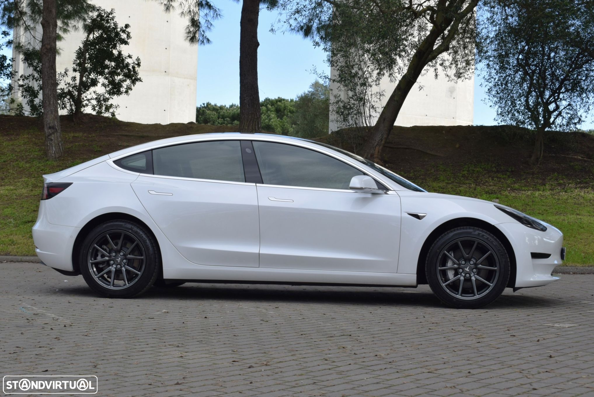 Tesla Model 3 Standard Range Plus RWD - 11