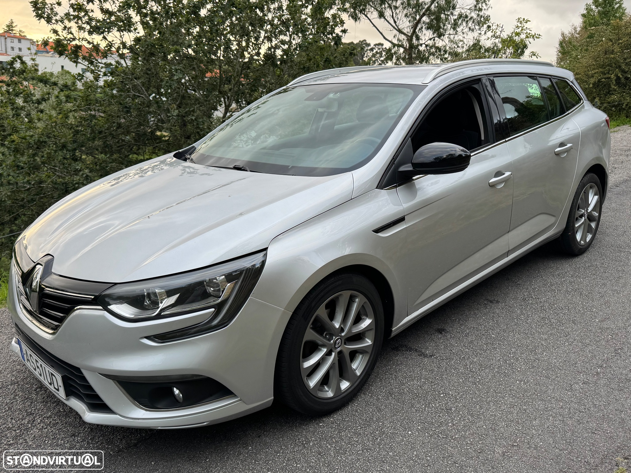 Renault Mégane Sport Tourer dCi 110 FAP EDC Dynamique - 3