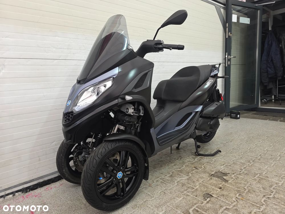 Piaggio MP-3 - 1