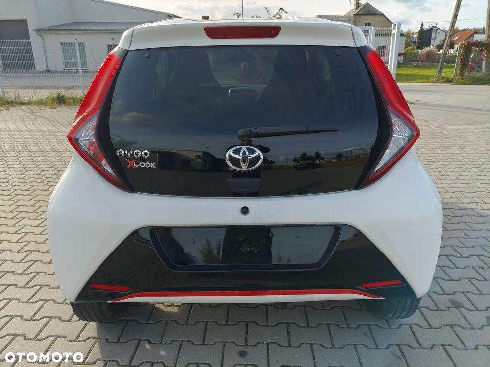 Toyota Aygo x.shift x-play connect - 8
