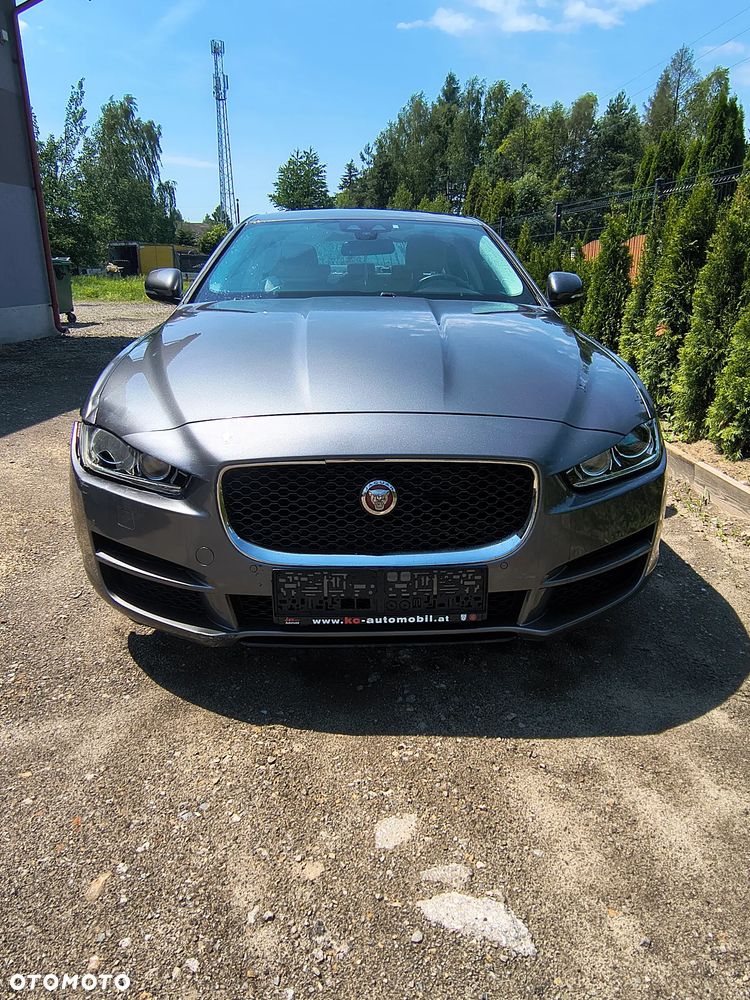 Jaguar XE 2.0 D AWD Prestige - 13