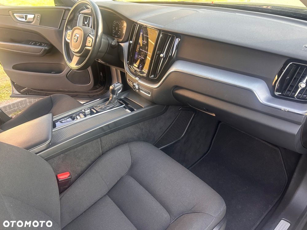 Volvo XC 60 D4 Momentum - 25