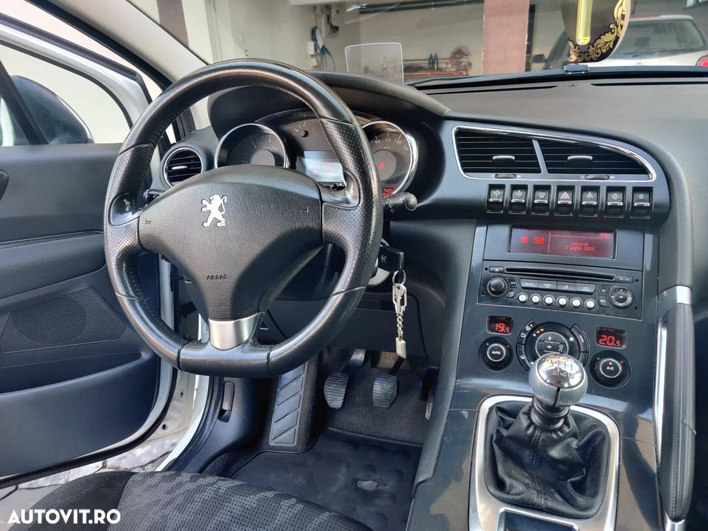 Peugeot 3008 2.0 HDI Premium Pack - 15