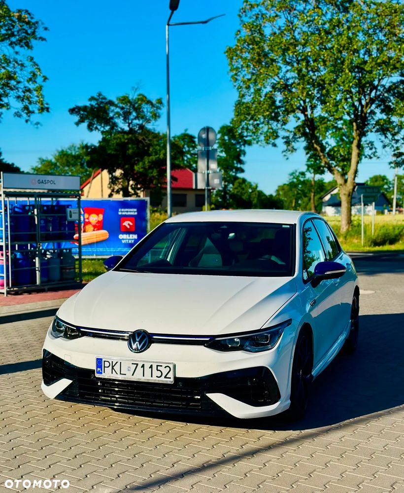 Volkswagen Golf - 1