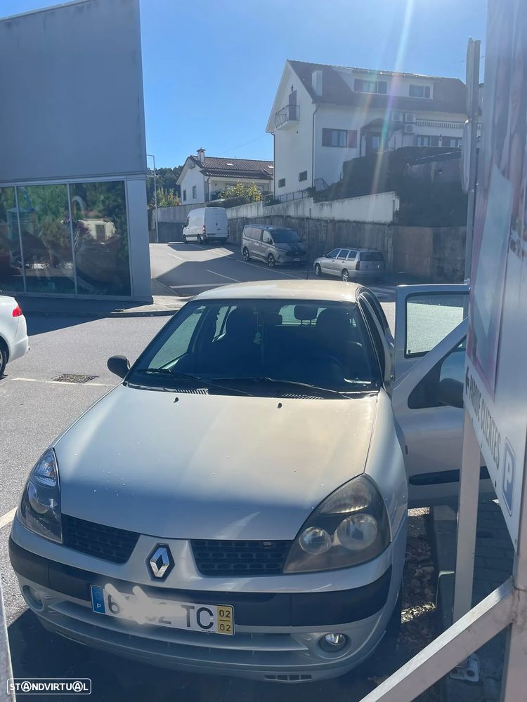 Renault Clio - 8