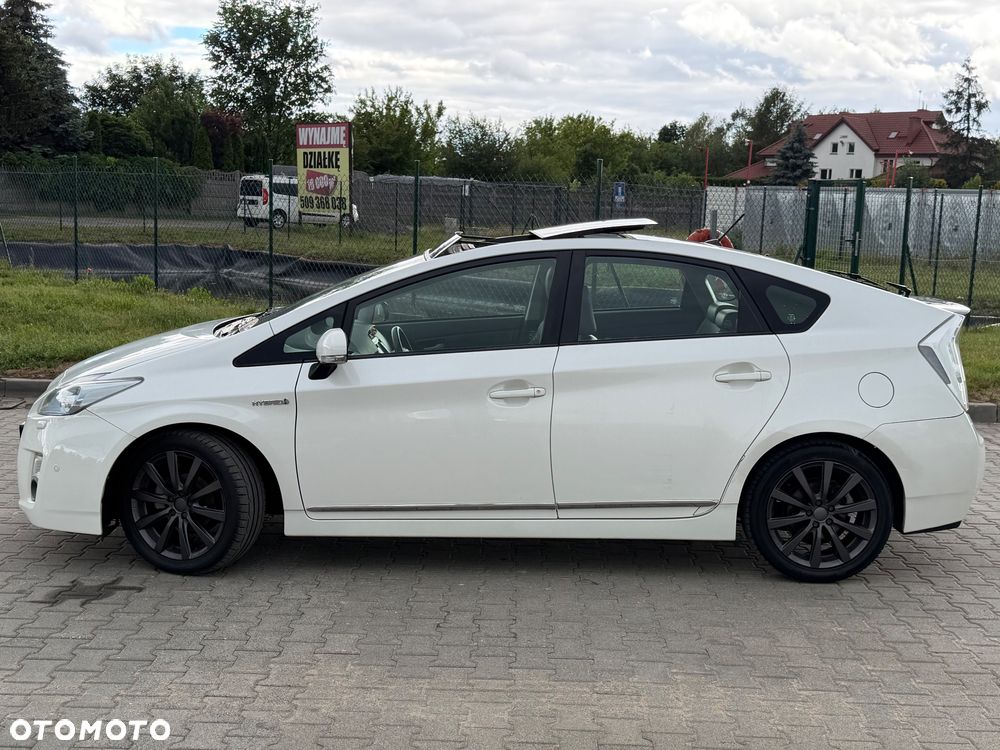 Toyota Prius 1.8 HSD Premium - 8