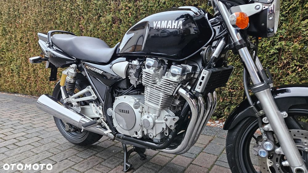 Yamaha XJR - 4