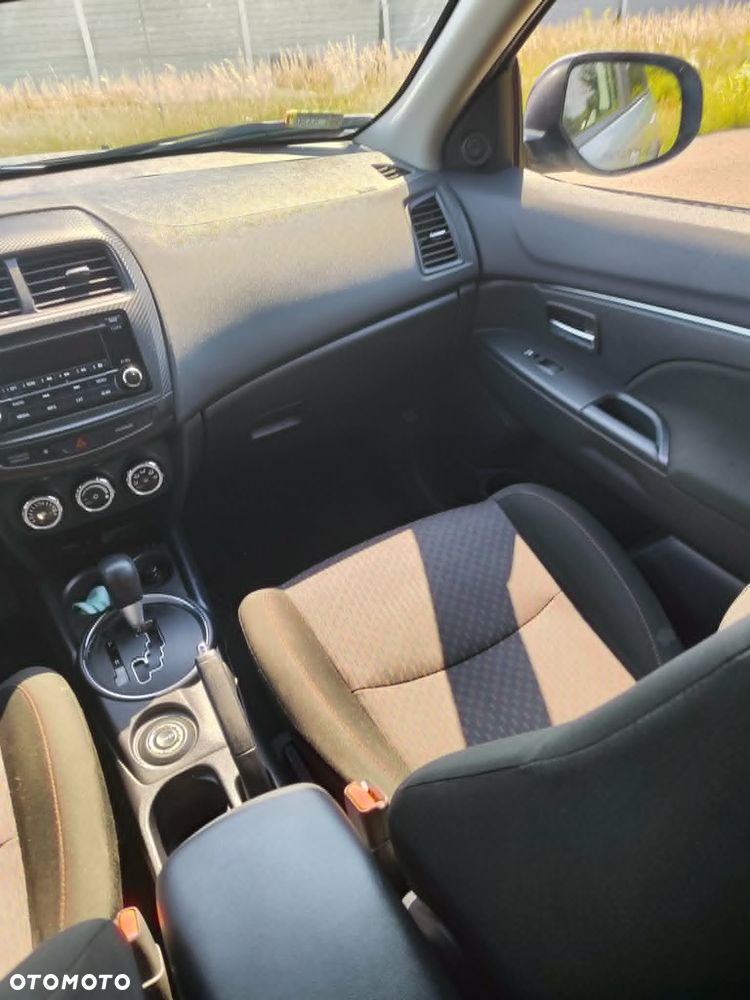 Mitsubishi Outlander - 14