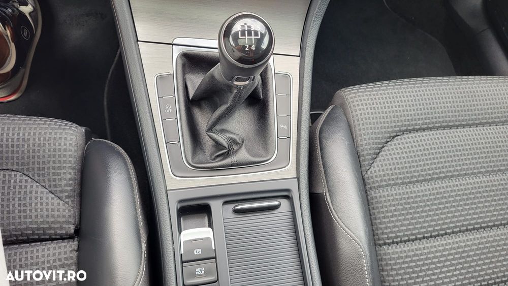 Volkswagen Golf - 9