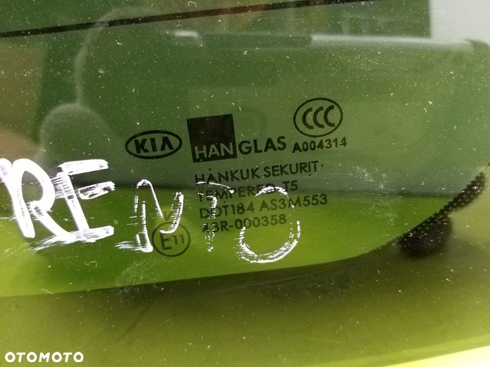 Szyba tylna tył W KLAPĘ UCHYLNA OTWIERANA GRZANA KIA SORENTO I 2002-2009 - 4