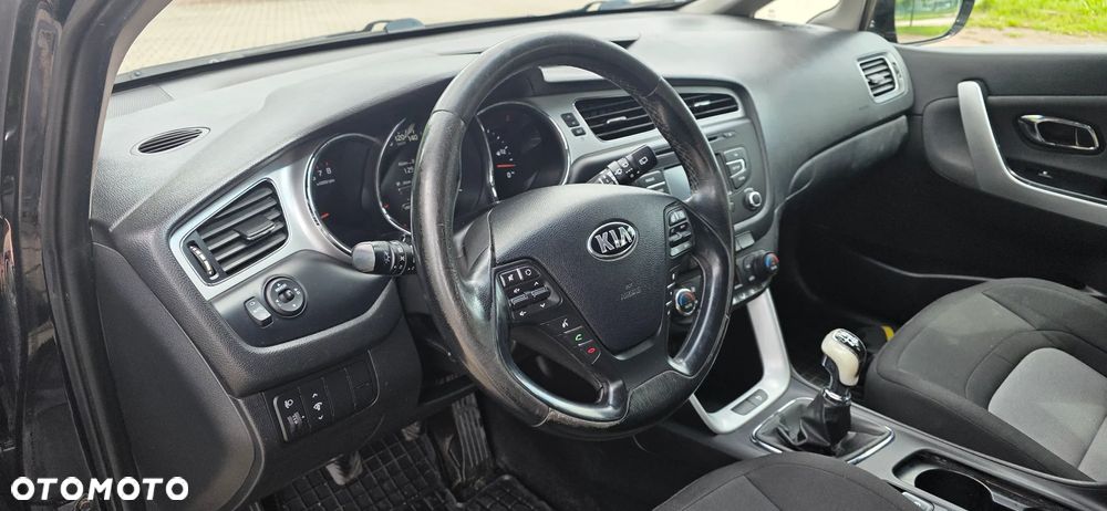Kia Ceed - 9