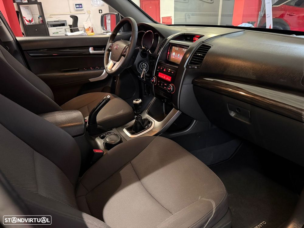 Kia Sorento 2.2 CRDi Attract - 10