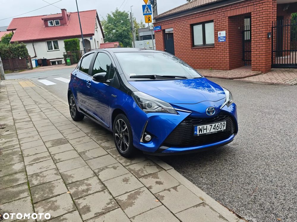 Toyota Yaris Hybrid 100 Selection Platinum - 3