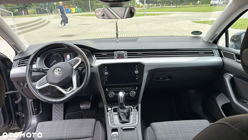 Volkswagen Passat - 8