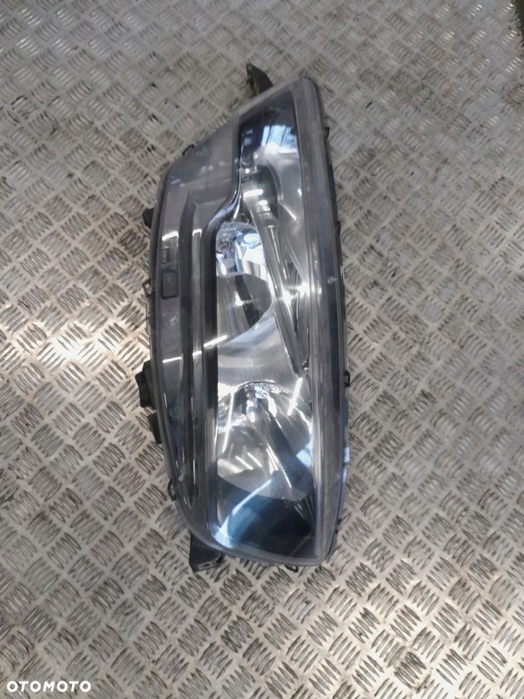 REFLEKTOR PRAWY LAMPA PRAWA IVECO DAILY VI 14- IVECO OE 5801473749 - 1