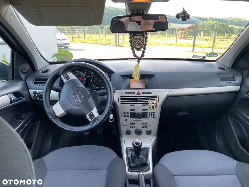 Opel Astra 1.9 CDTI - 10