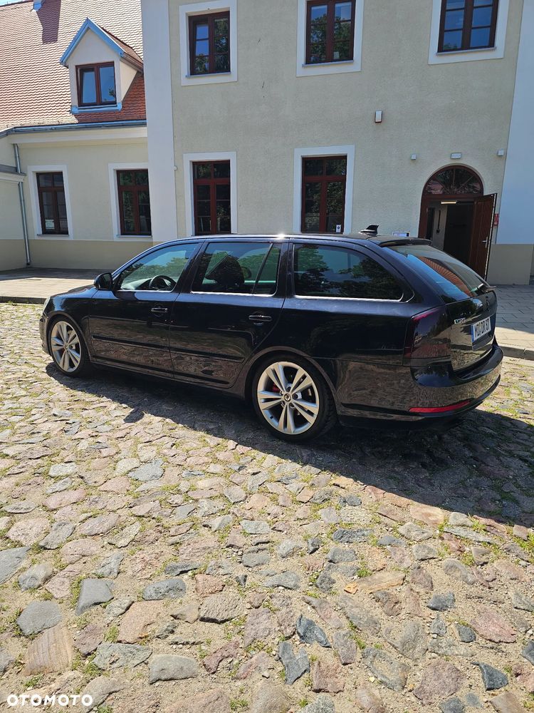 Skoda Octavia 2.0 TDI CR DPF RS - 5