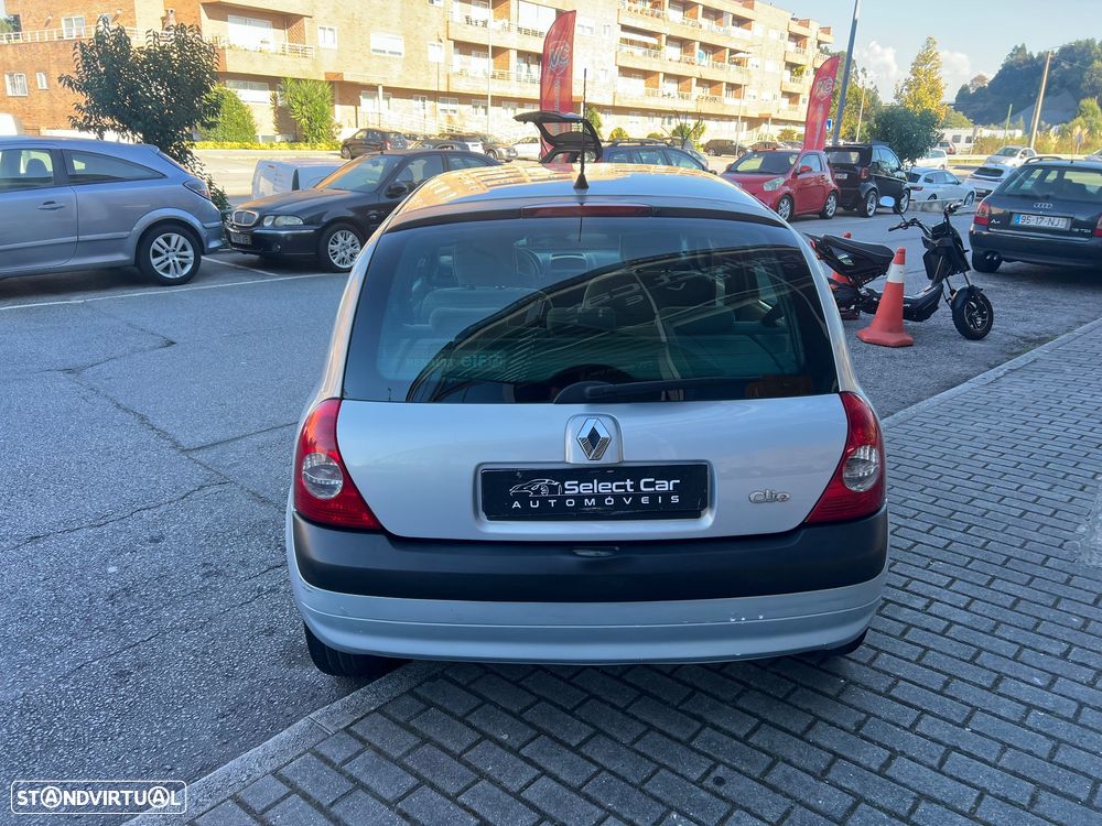Renault Clio 1.2 16V Privilège - 6