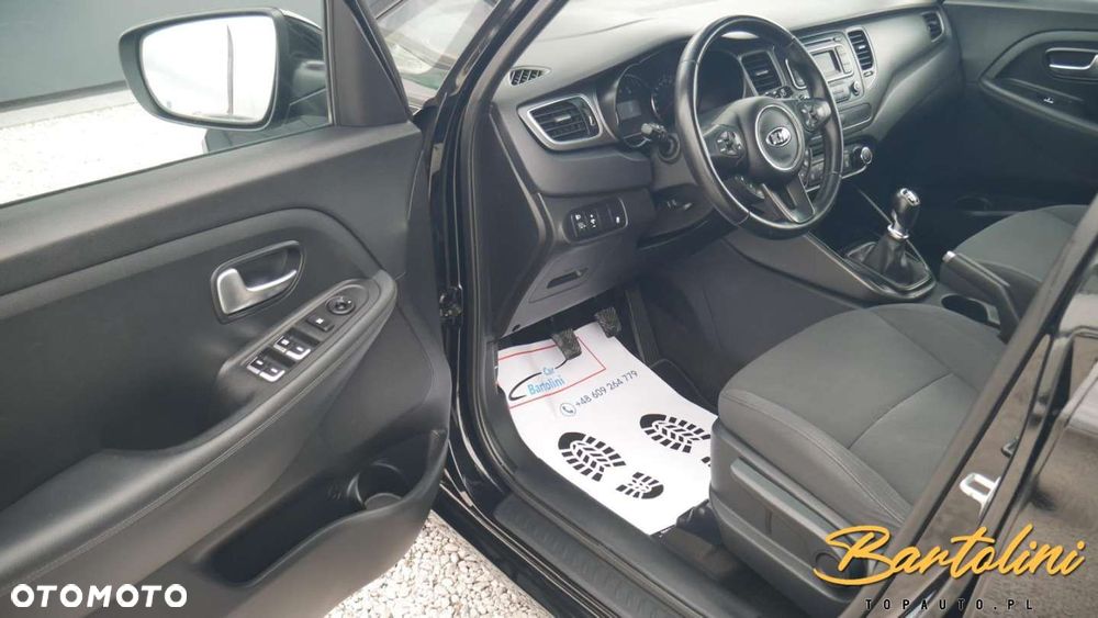 Kia Carens - 12