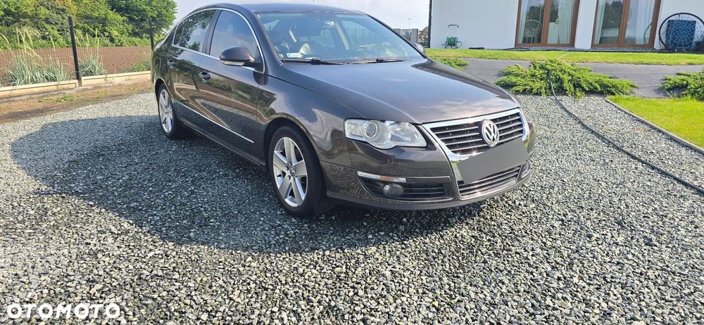 Volkswagen Passat - 4