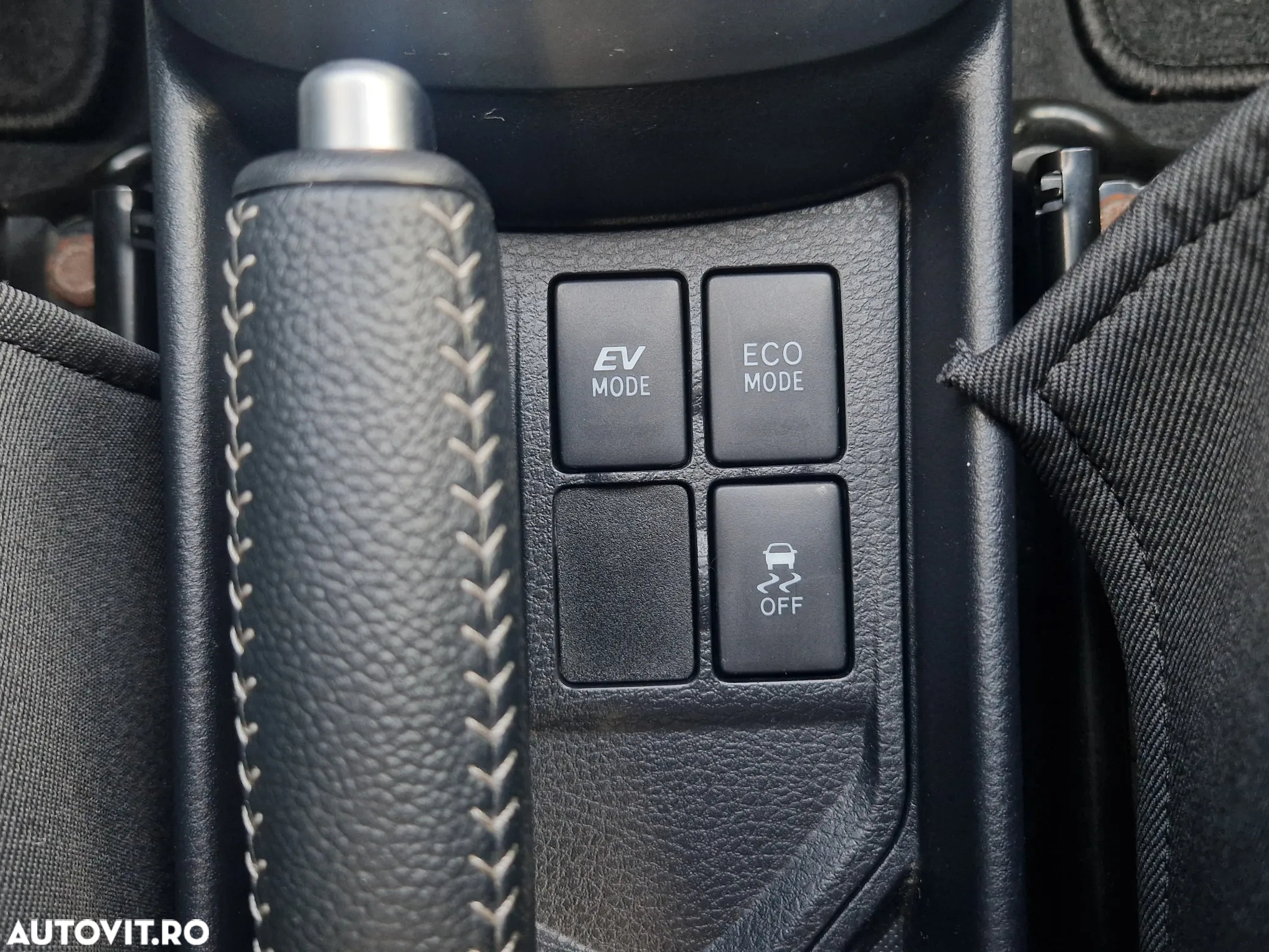 Toyota Yaris Hybrid 1.5 VVT-i - 14
