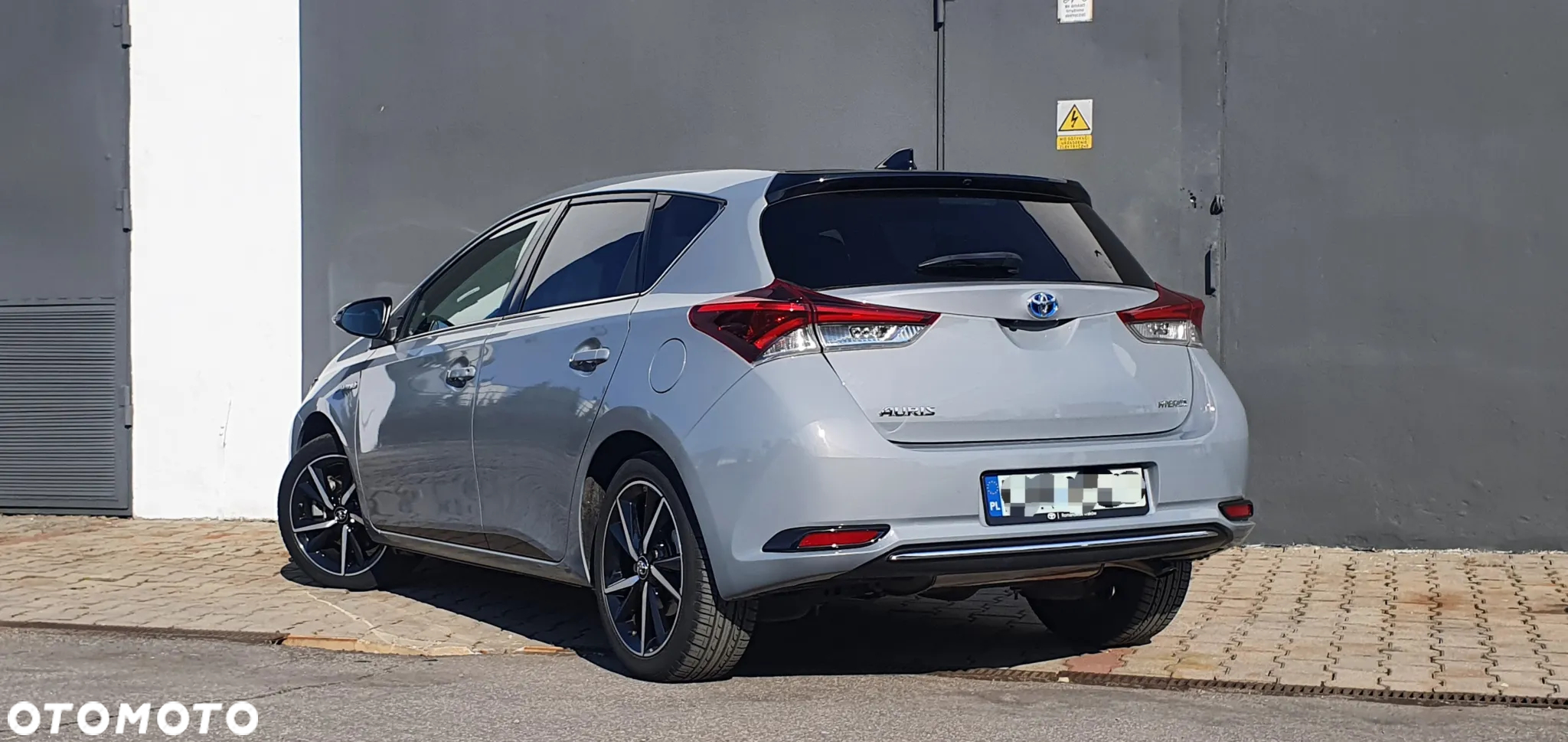 Toyota Auris 1.8 VVT-i Hybrid Automatik Design Edition - 4