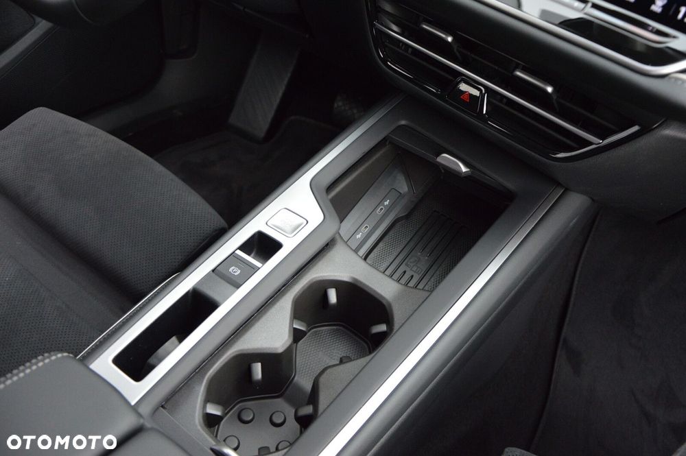 Volkswagen Passat Variant 2.0 TSI Business Plus DSG - 24