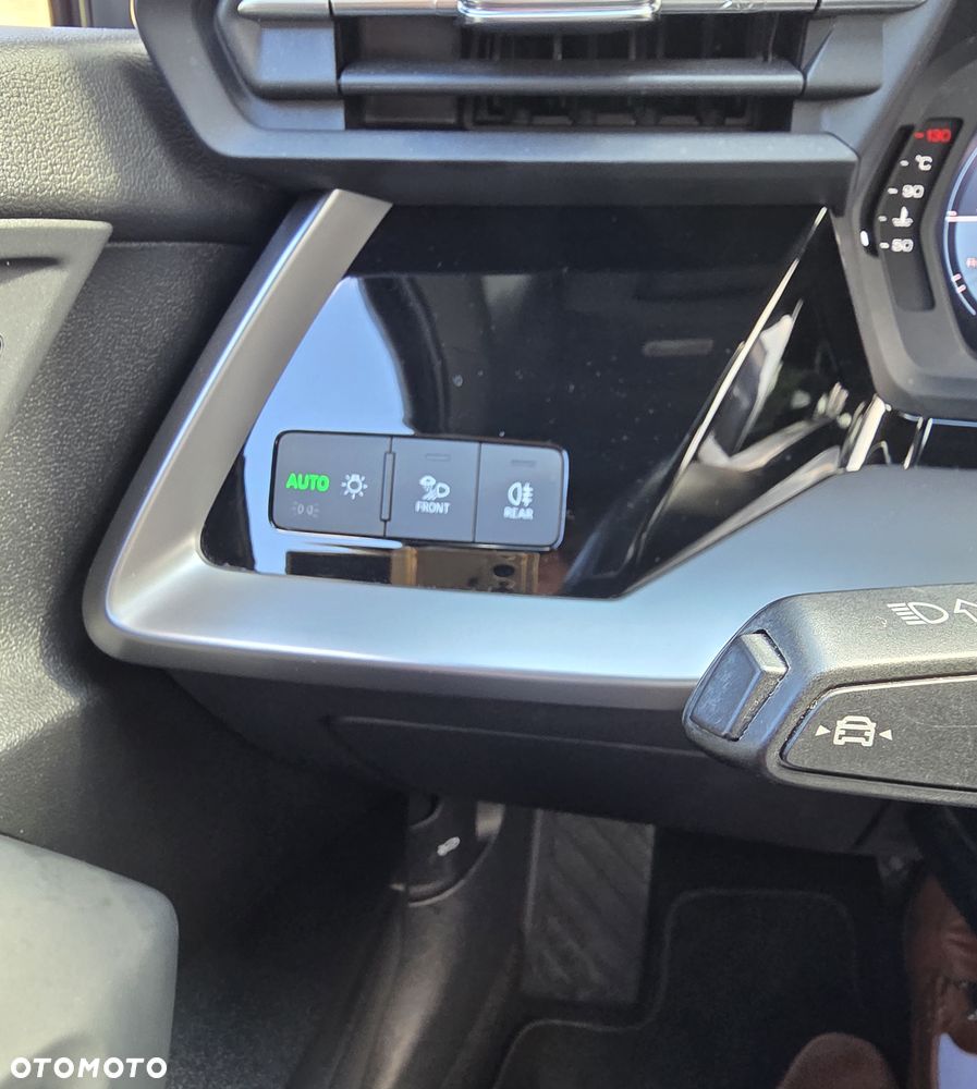 Audi A3 Limousine 30 TFSI S tronic sport - 24