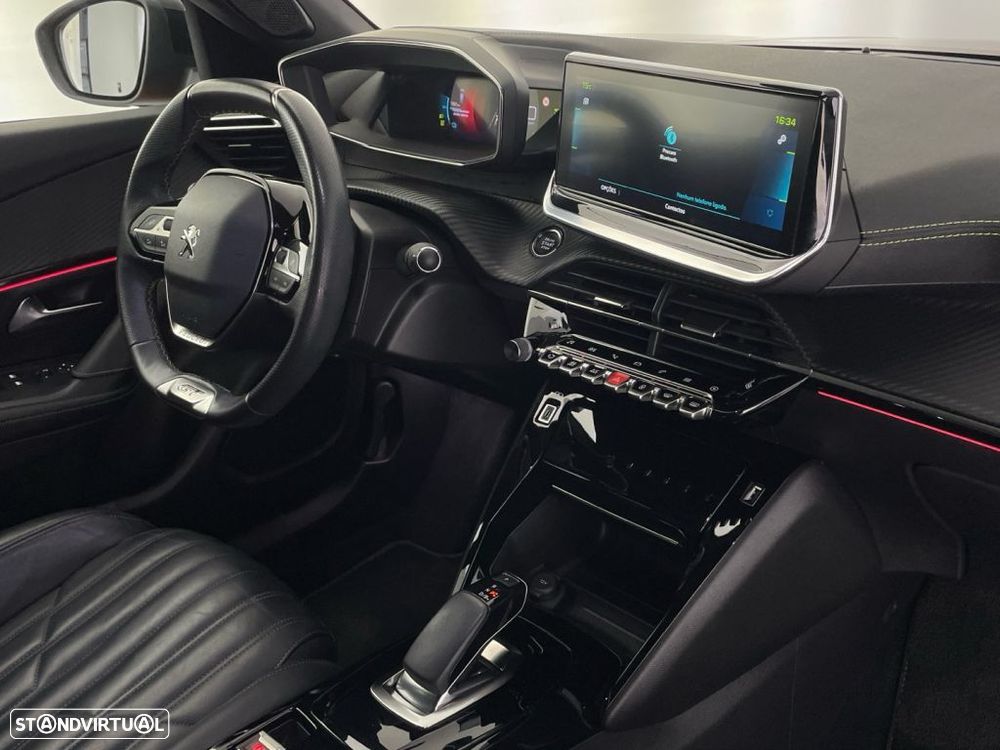 Peugeot e-2008 50 kWh GT - 23