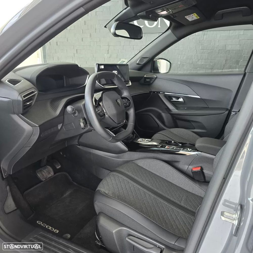 Peugeot e-2008 54 kWh Allure - 13