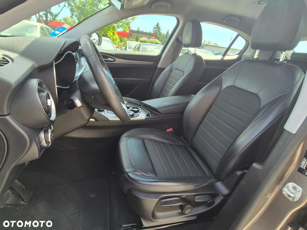 Alfa Romeo Stelvio 2.2 16V AT8 Executive - 26