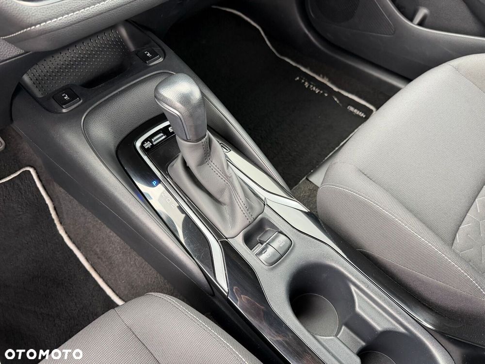 Toyota Corolla 1.8 Hybrid Comfort - 17