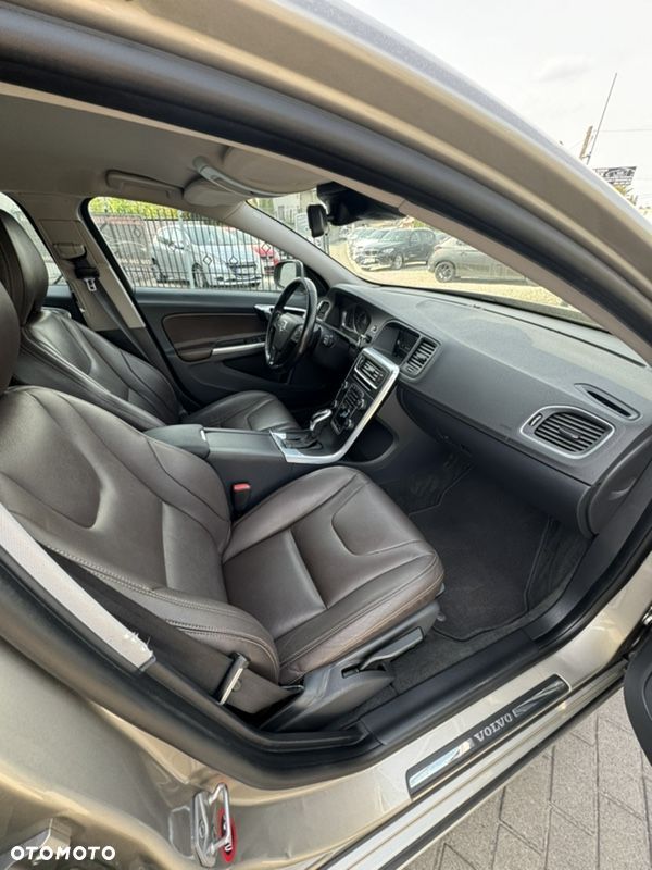 Volvo V60 D2 Drive-E Summum - 14
