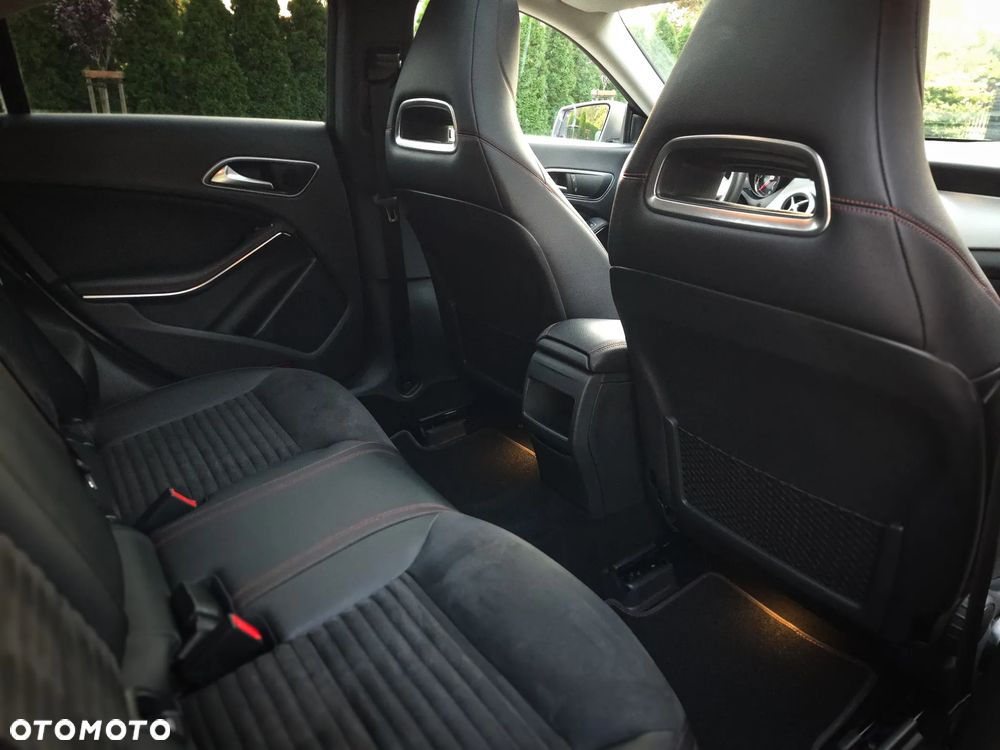 Mercedes-Benz CLA 180 (CDI) d AMG Line - 19