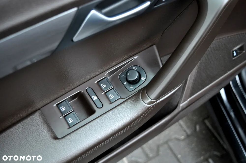 Volkswagen Passat 2.0 TDI Highline DSG - 12