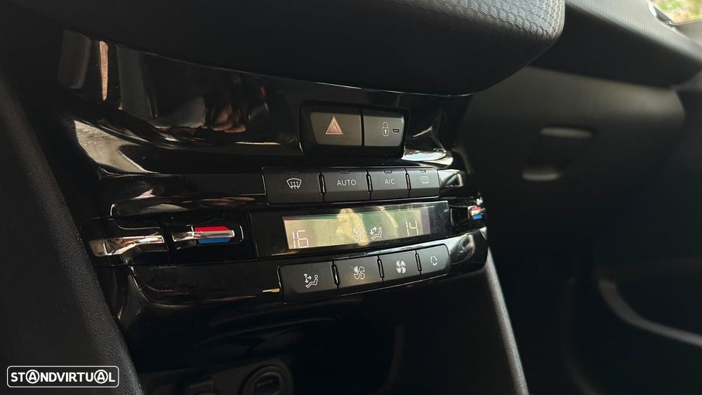 Peugeot 2008 1.2 PureTech Allure EAT6 - 11