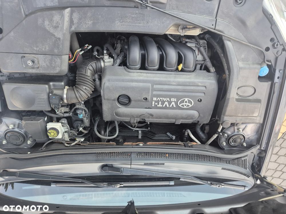 Toyota Avensis 1.8 VVT-i Combi Executive - 21