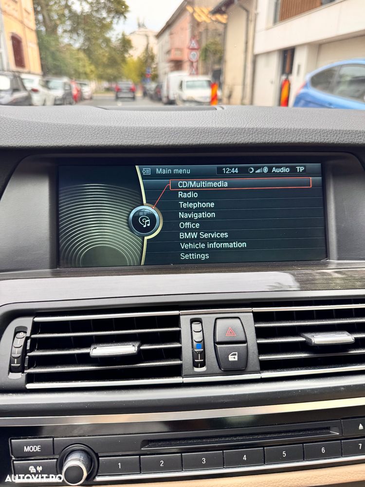 BMW 5 Series 2011 — imagine 16