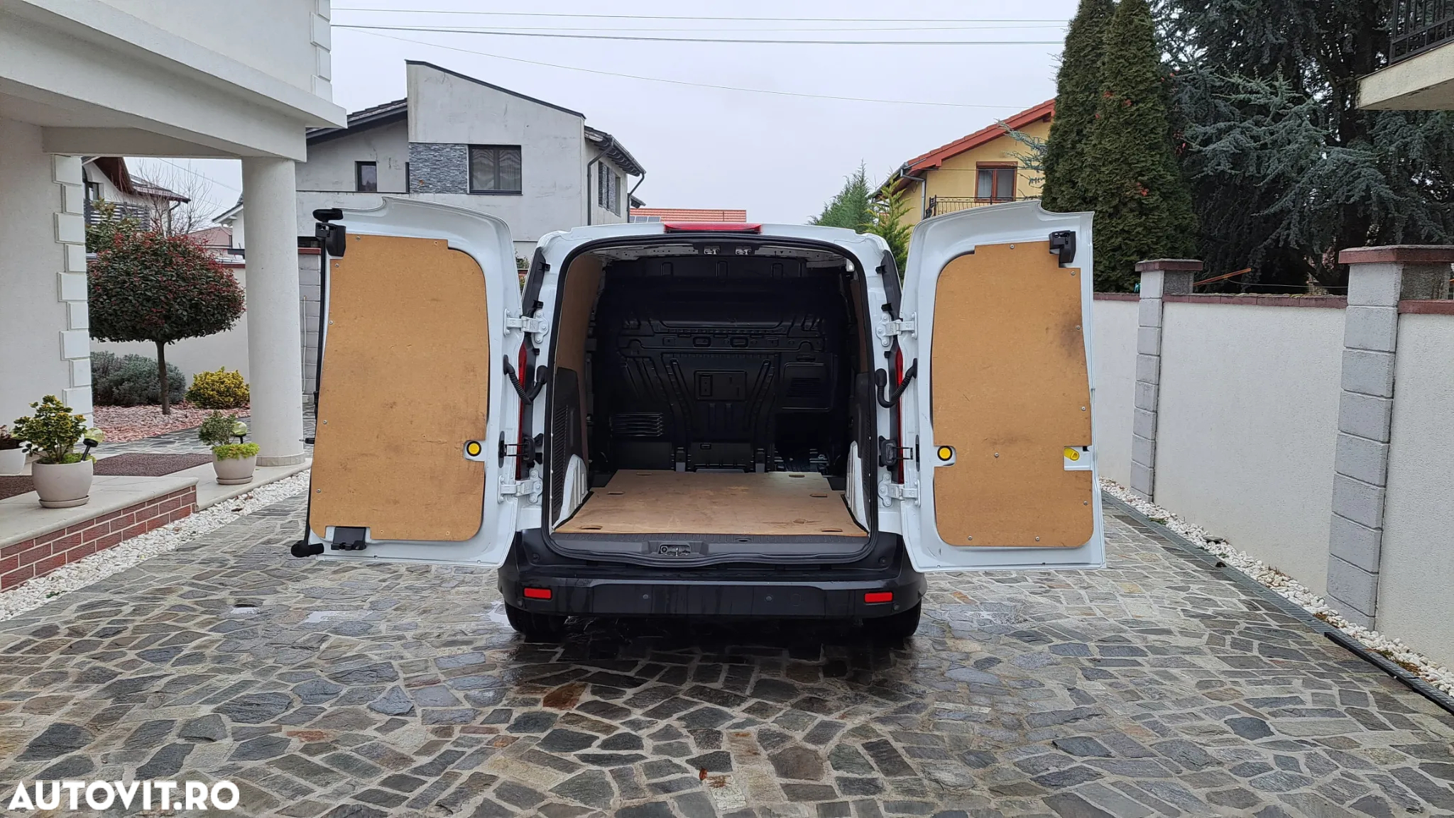 Ford Transit Connect 230 L1 LKW Trend - 12