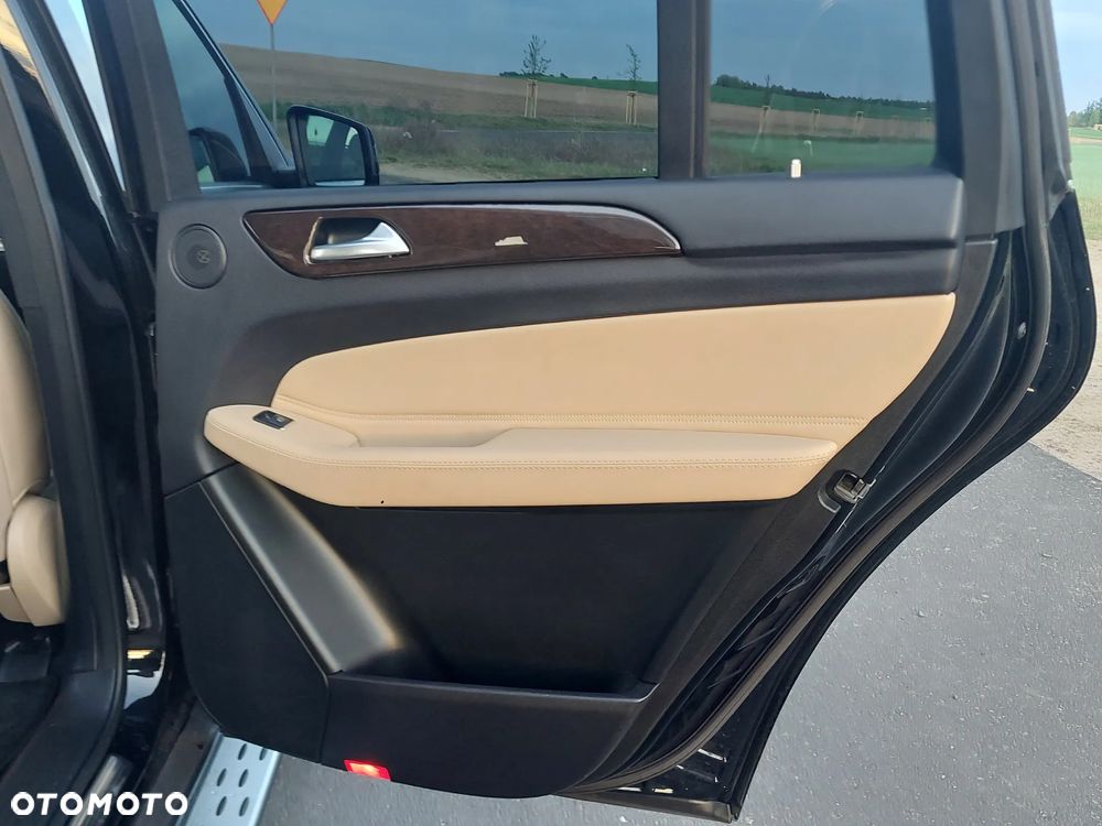 Mercedes-Benz GLS - 15