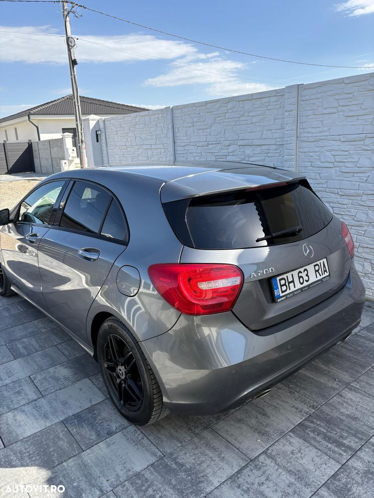 Mercedes-Benz A 200 Activity Edition - 4