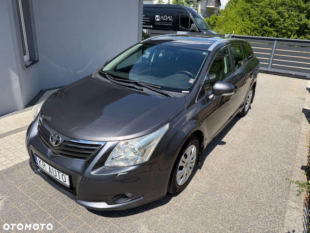 Toyota Avensis 1.6 Comfort - 19