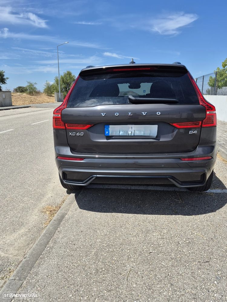 Volvo XC 60 2.0 B4 R-Design - 4