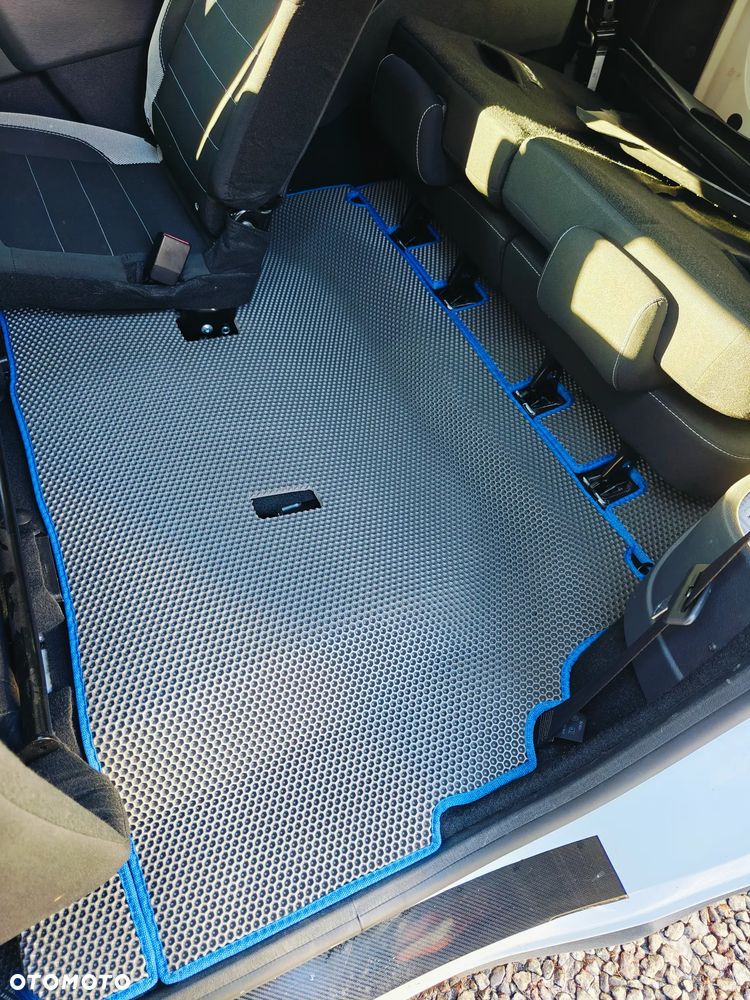 Dacia Lodgy 1.6 SCe Stepway S&S - 32