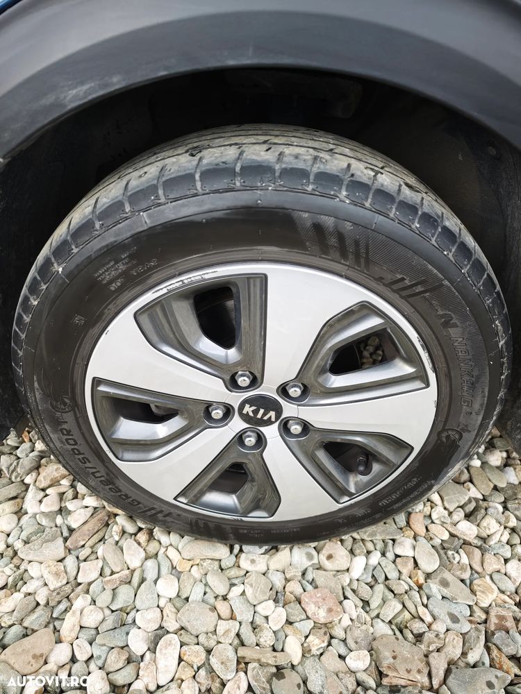 Kia Niro 1.6 GDI 2WD Aut. Spirit - 31