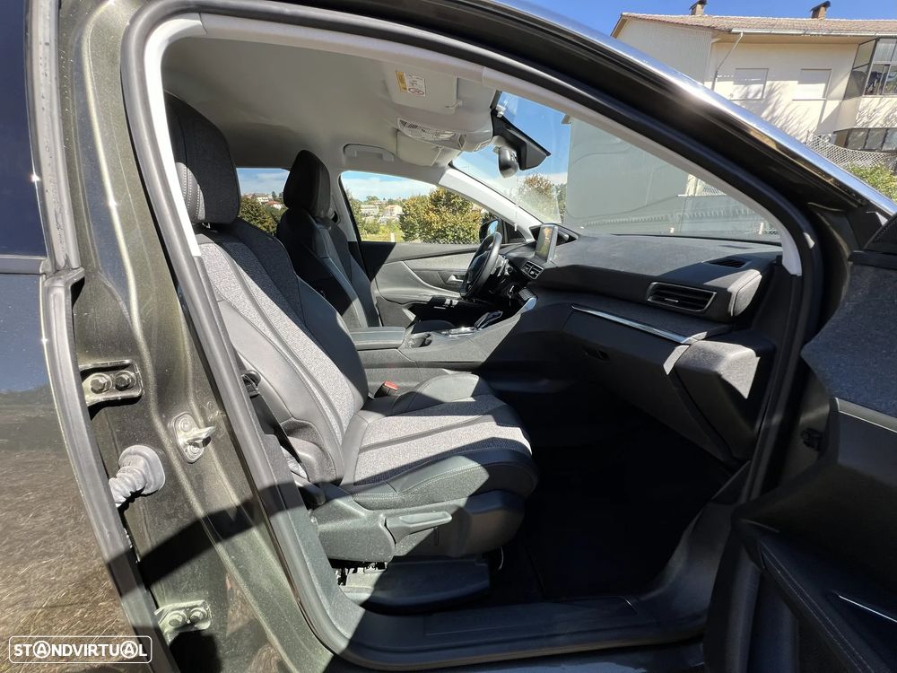 Peugeot 5008 1.5 BlueHDi Allure EAT8 - 19