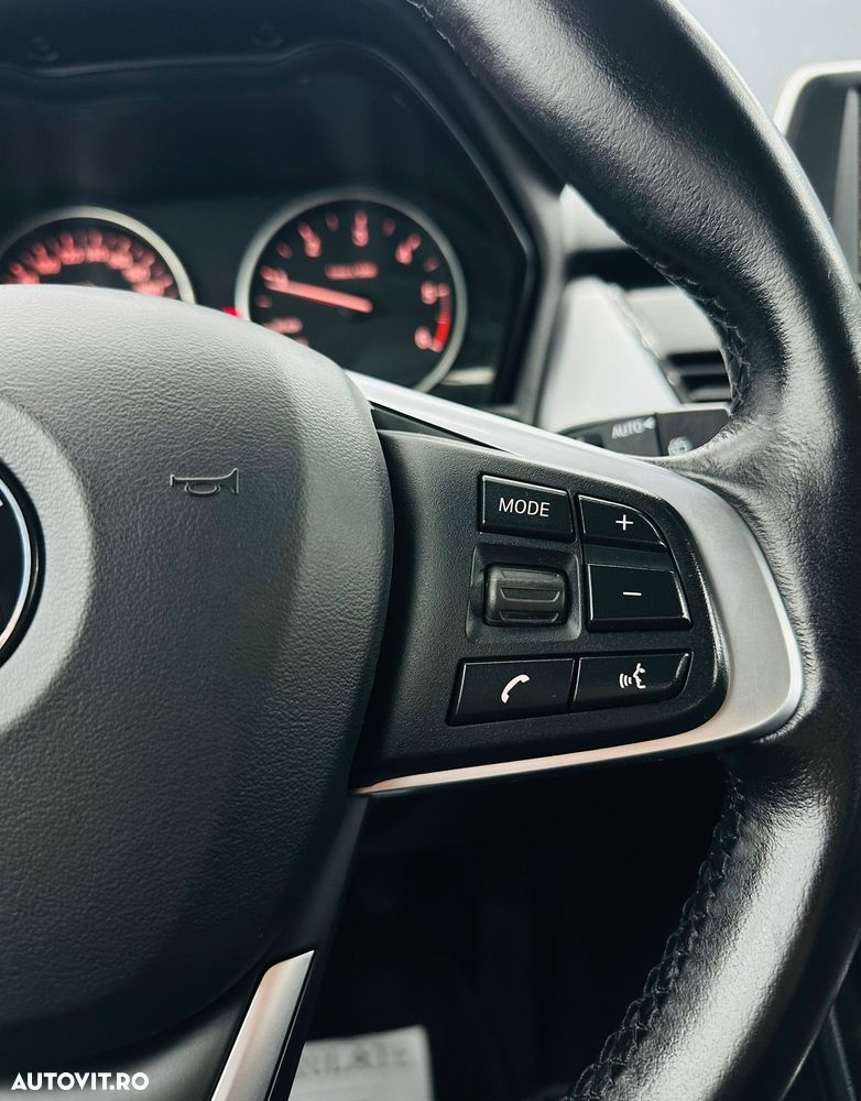 BMW Seria 2 218d - 32