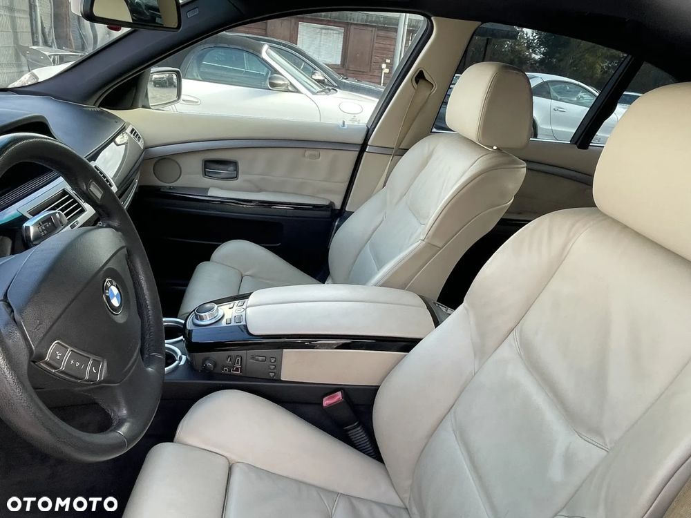 BMW Seria 7 750i - 14